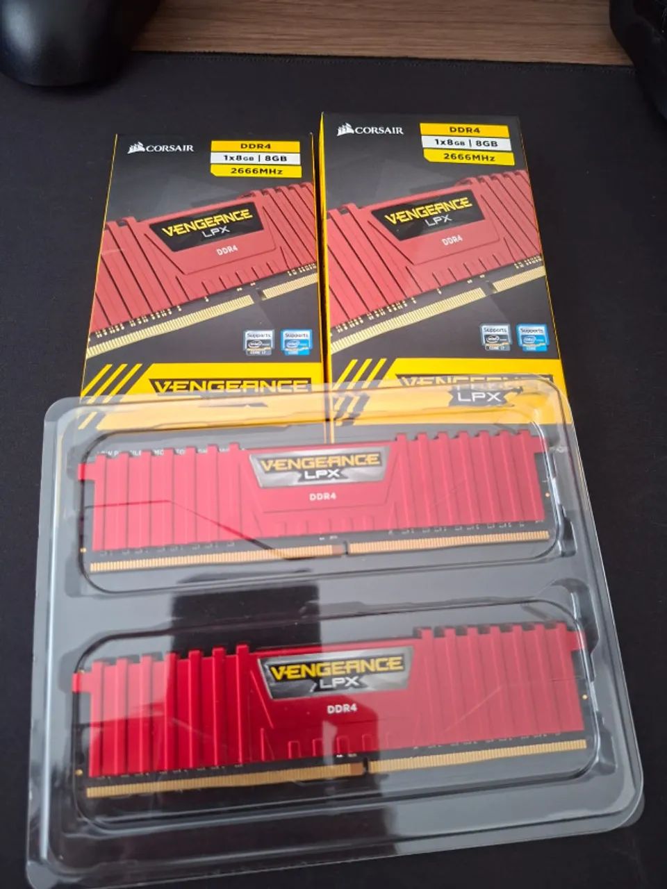 Memória RAM 16gb (2x 8gb) 2666MHz DDR4 - Corsair Vengeance LPX