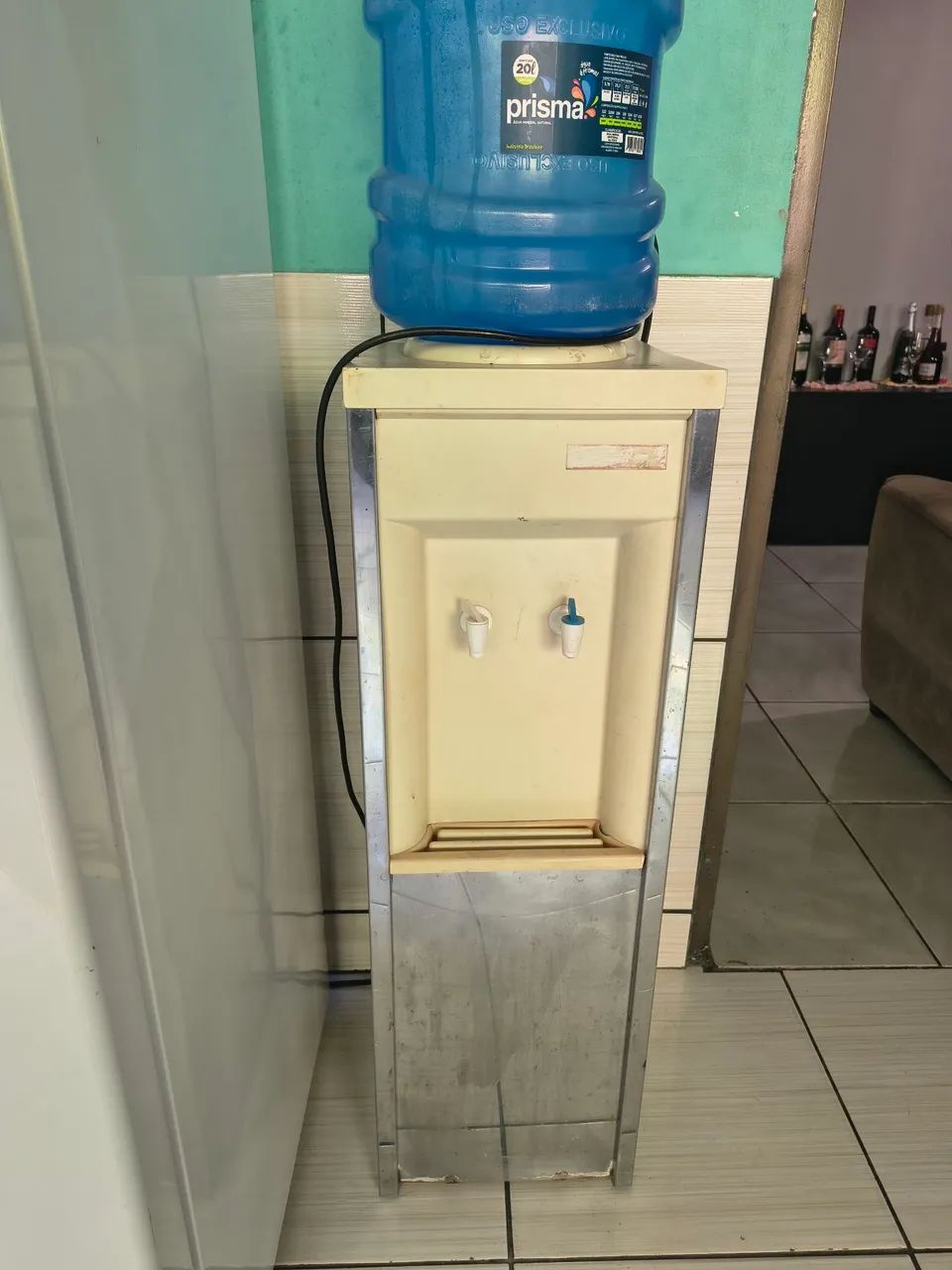 Geladeira e bebedouro  - Foto 2