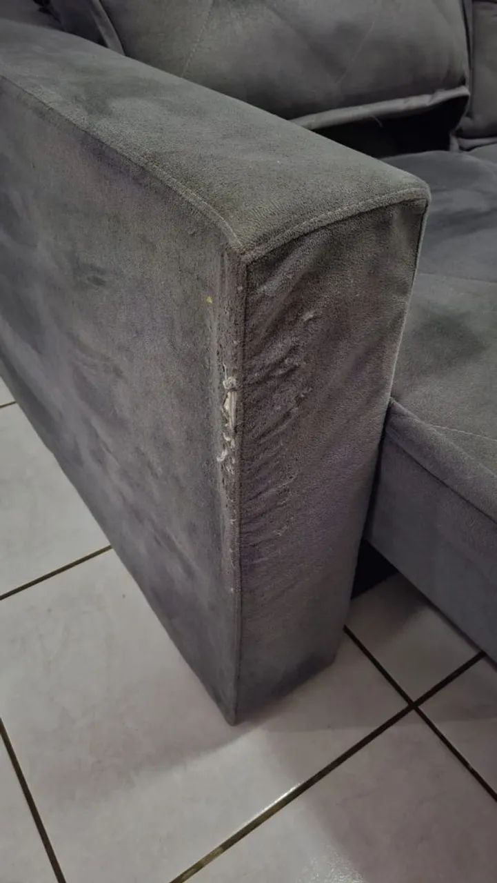 Sofá suede cinza  - Foto 4