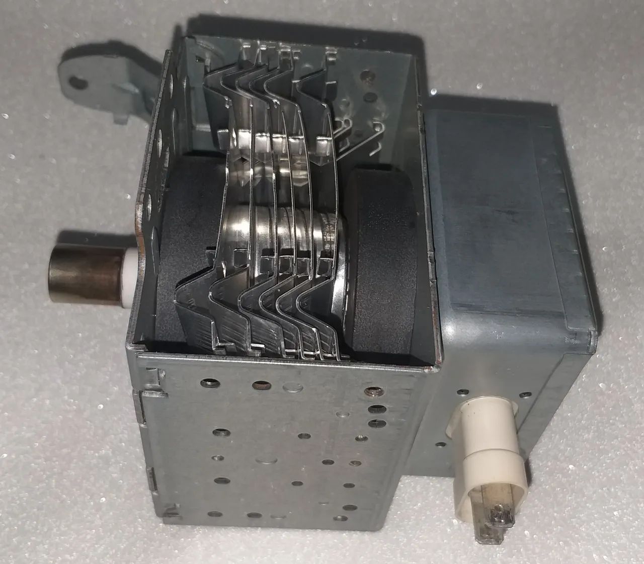 Peça Magnetron M24Fb-610a Para Forno Microondas Philco PME31 Excelente Estado Sem Defeito - Foto 2