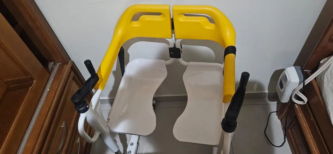 Cadeira de transferência e banho longevitech - Foto 6