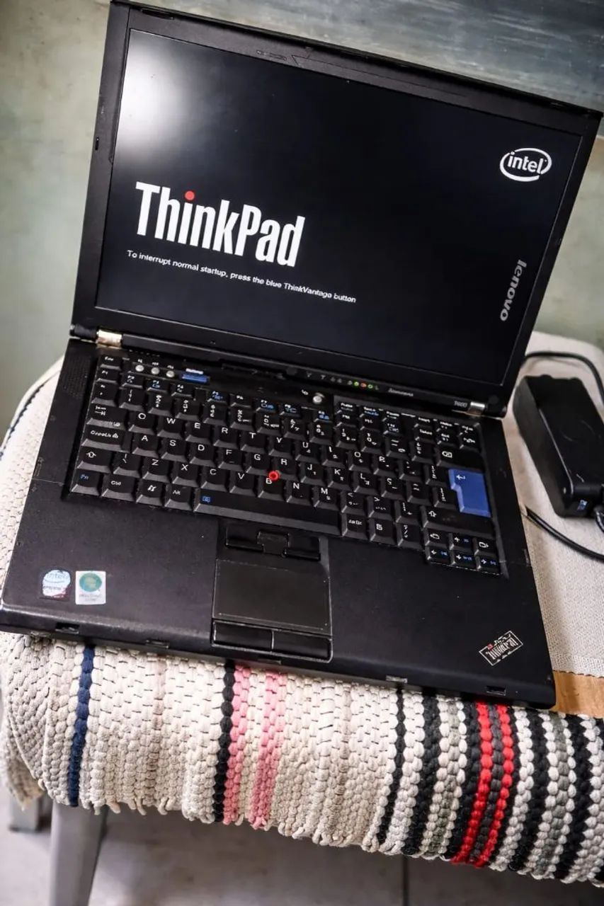 Vendo notebook Lenovo t400 - Foto 2