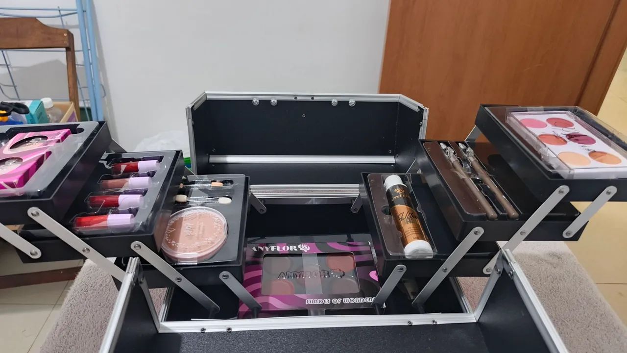 Maleta de Maquiagem Profissional - Foto 5