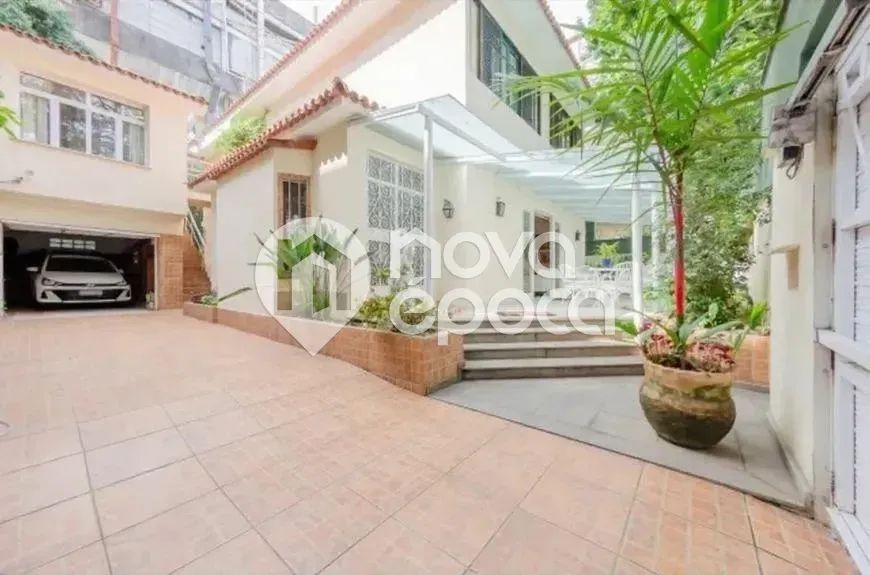 Gávea | Casa 4 quartos, sendo 3 suites