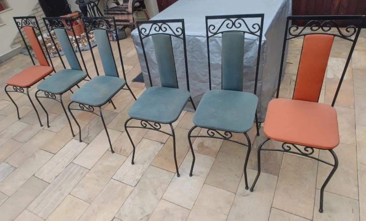 Conjunto de mesa e 6 cadeiras - Foto 3