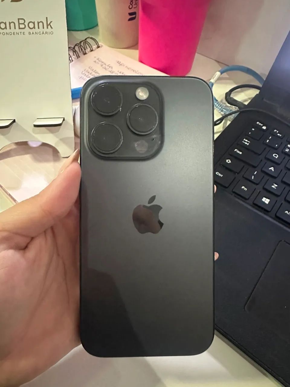 IPHONE 15 PRO  - Foto 4