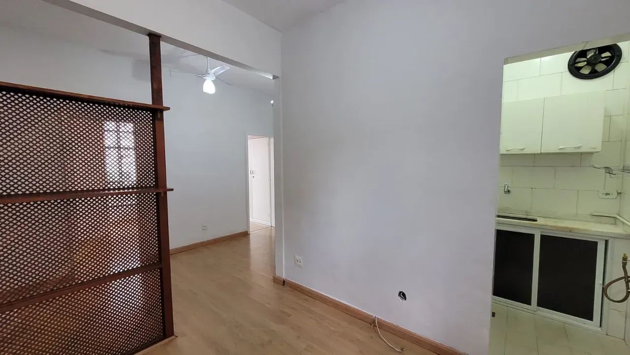 Catete - amplo quarto e sala com cozinha e banheiro - Foto 4