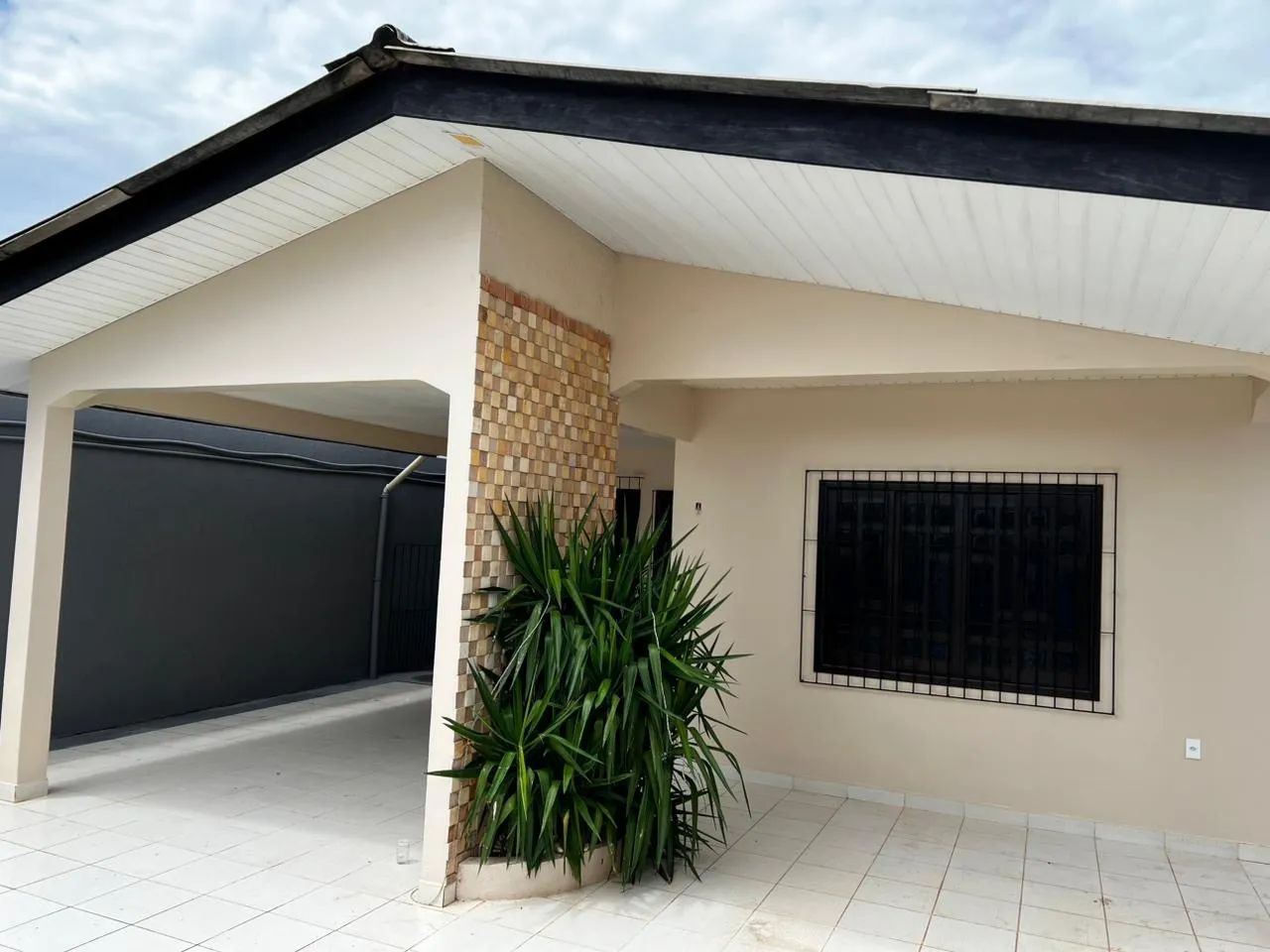 Casa para Aluguel no Bairro Renascer 1 - Foto 2