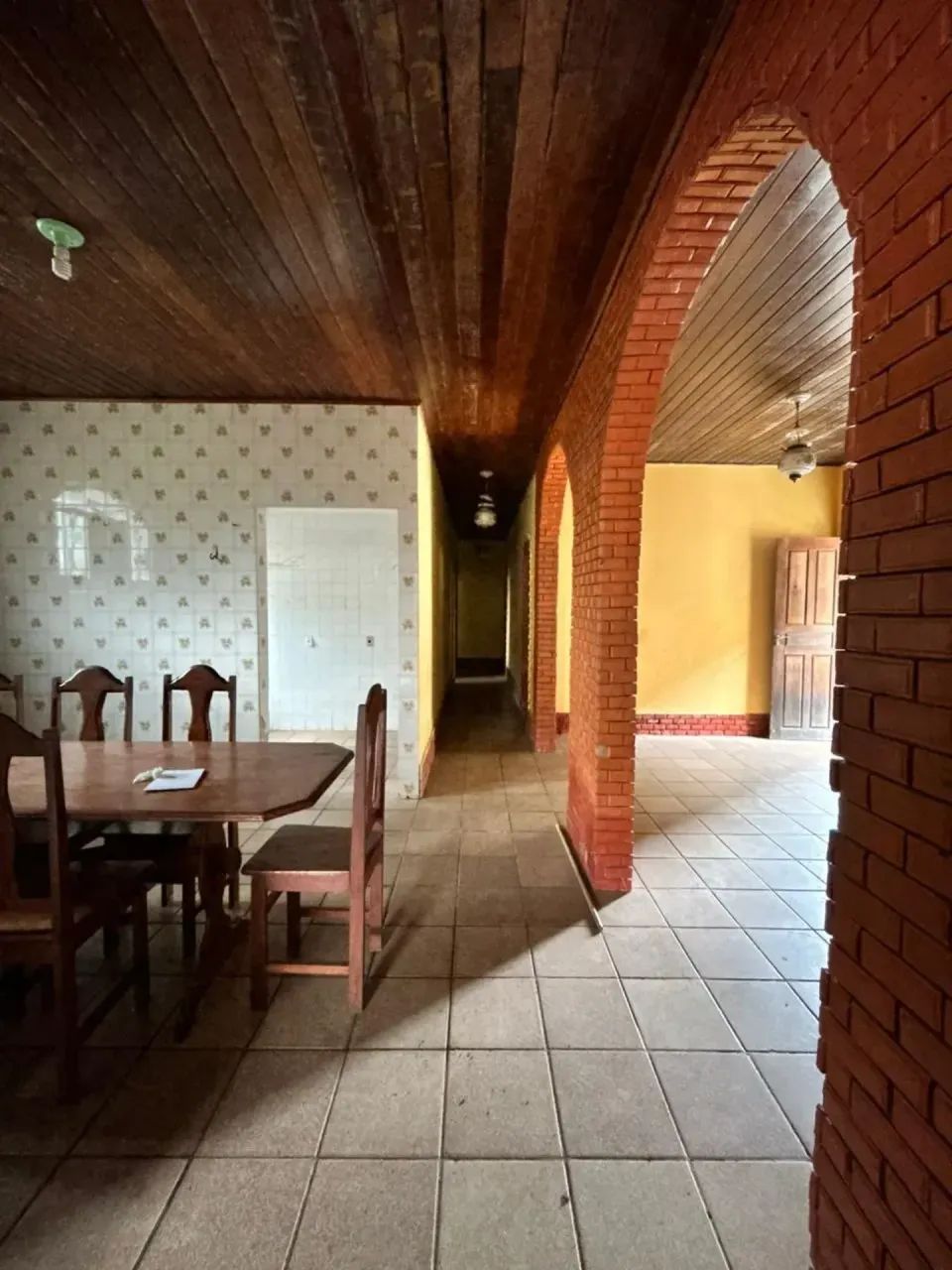 Casa ampla com perfil comercial para locação em Mosqueiro.
