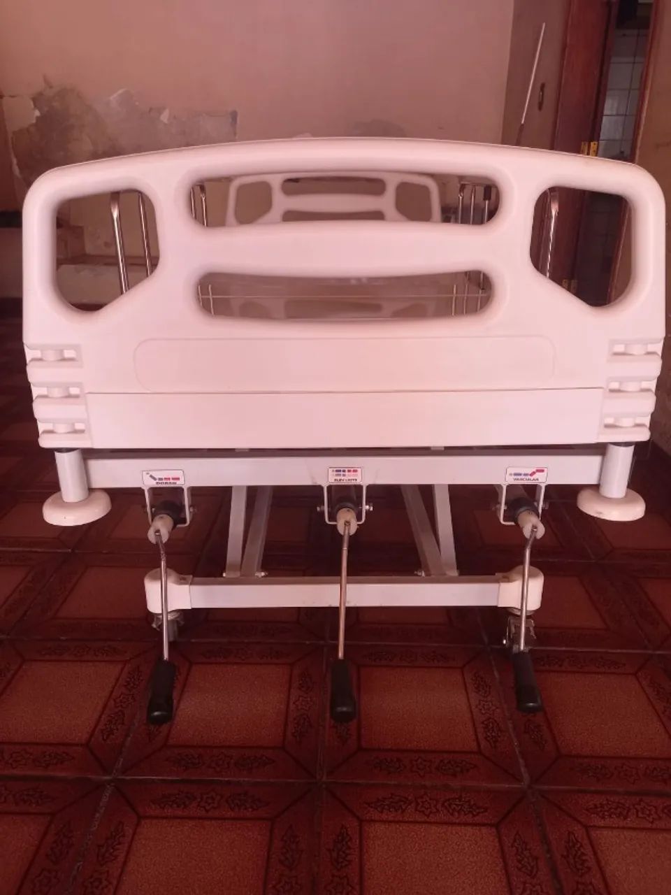  Cama hospitalar com 3 Regulagens