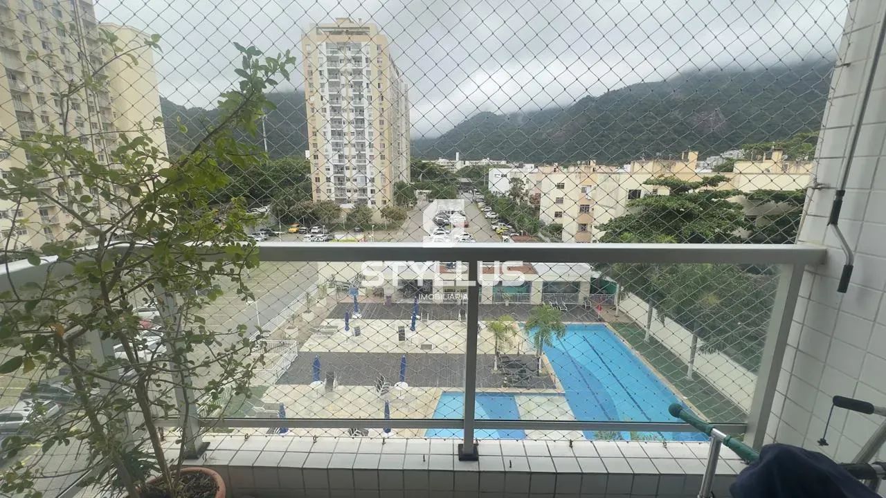 Apartamento em Estrada dos Bandeirantes - 66m² (Ref: CA8117)