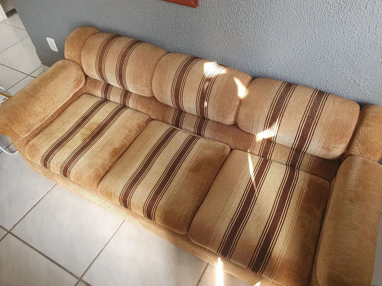 sofá 3 lugares antigo - Foto 2