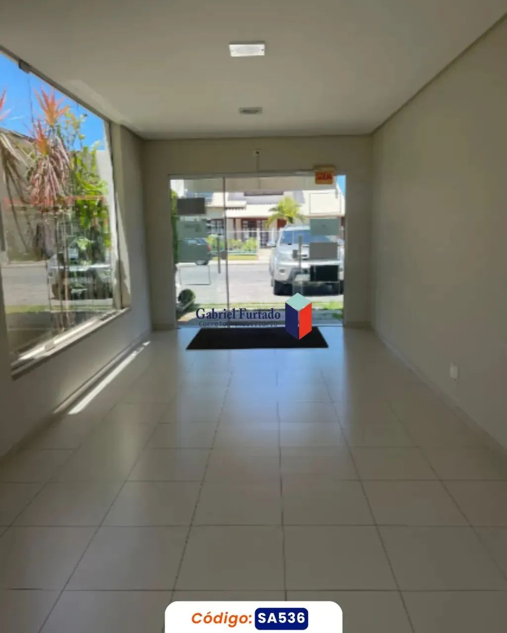 Sala Comercial para Aluguel  Centro de Tijucas - Foto 2