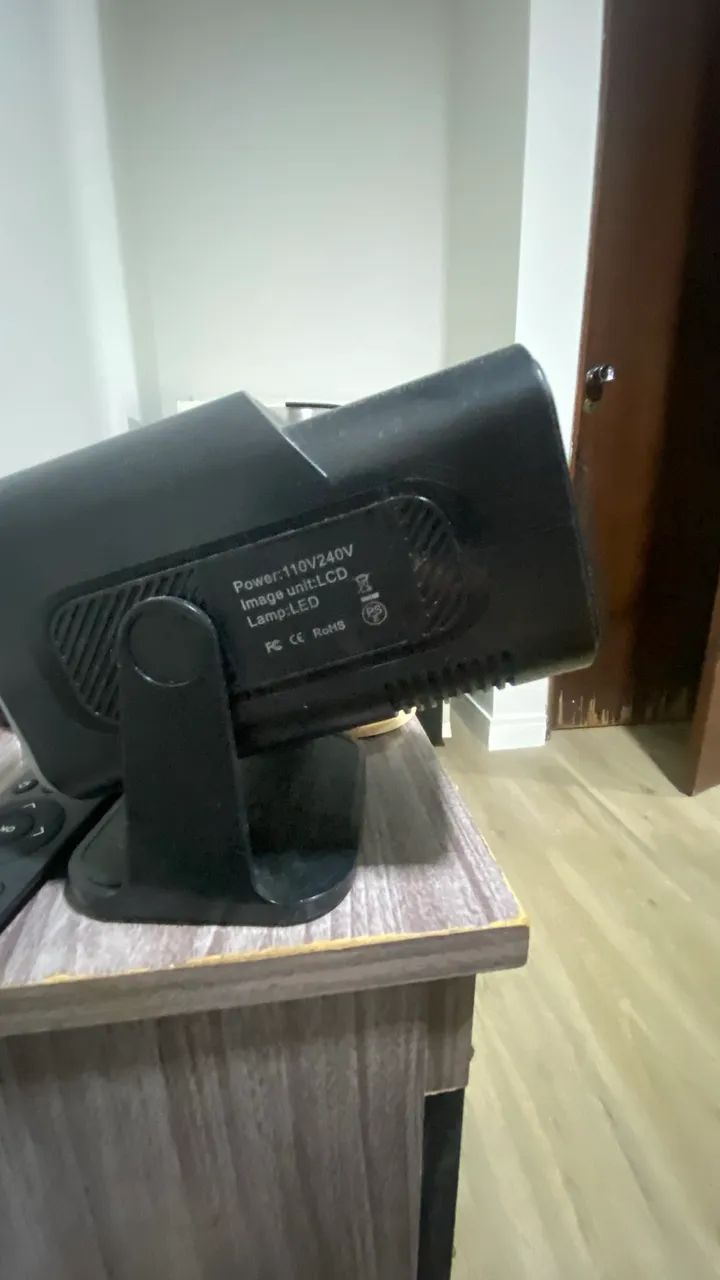 Mini projetor HY300