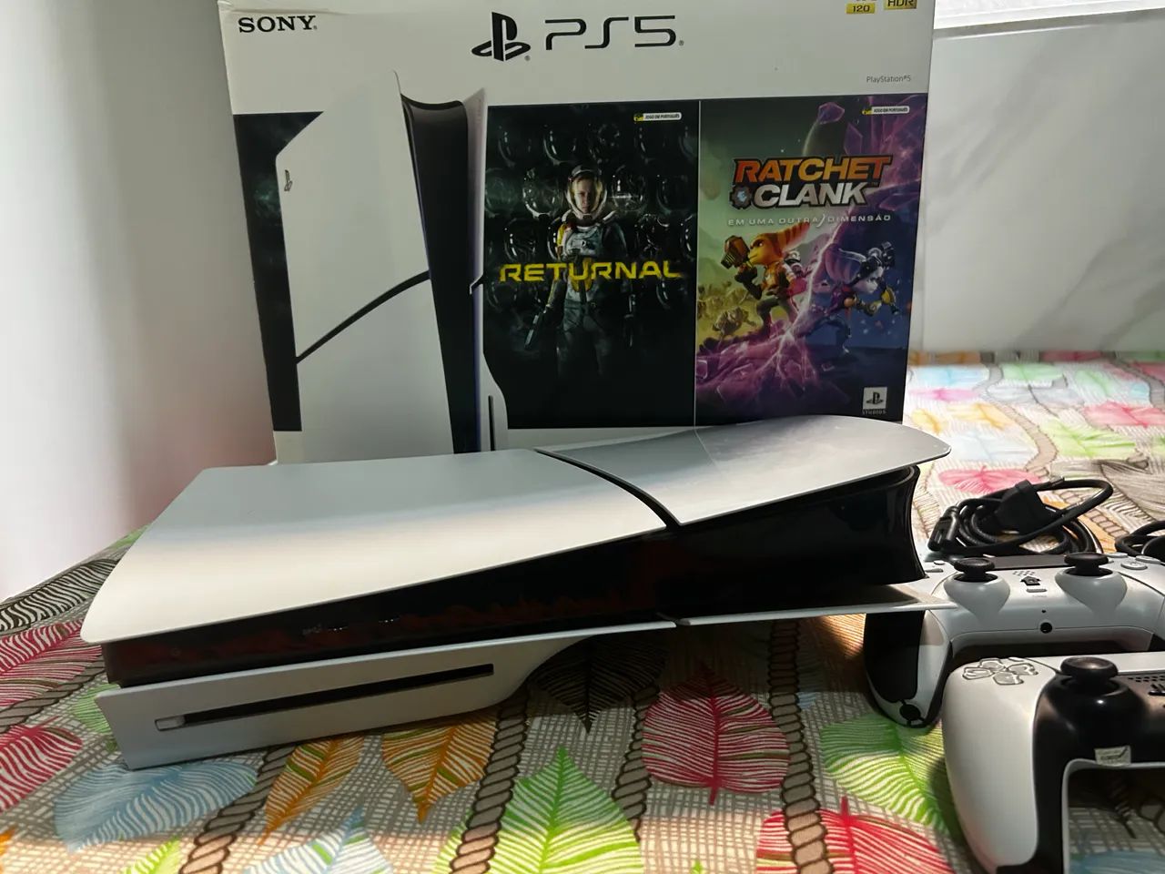 PlayStation 5, memória 1tb , com 2 controles + 8 jogos  - Foto 5