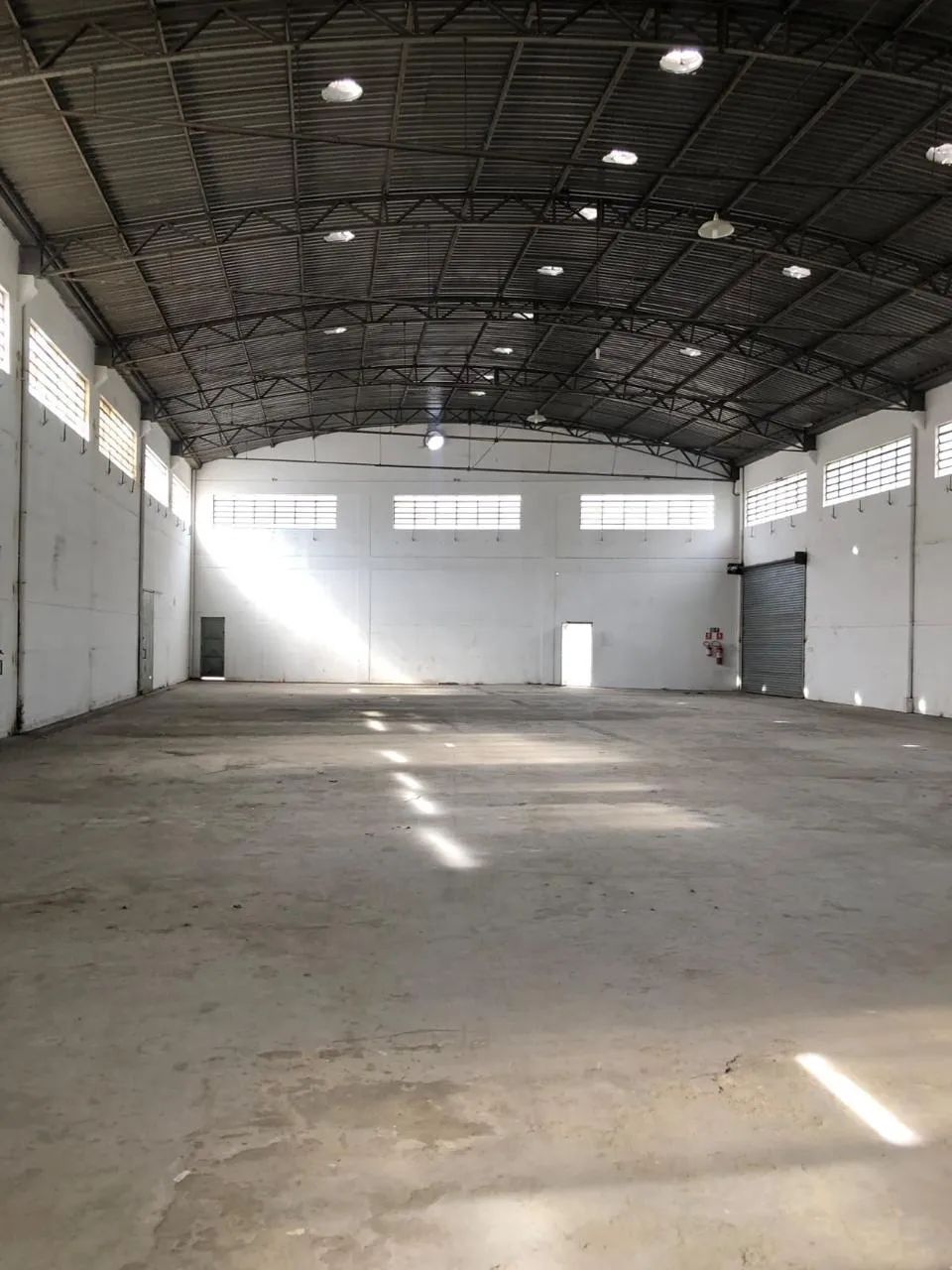 Galpão para venda no Jardim das Laranjeiras com 1.683m² - Foto 2