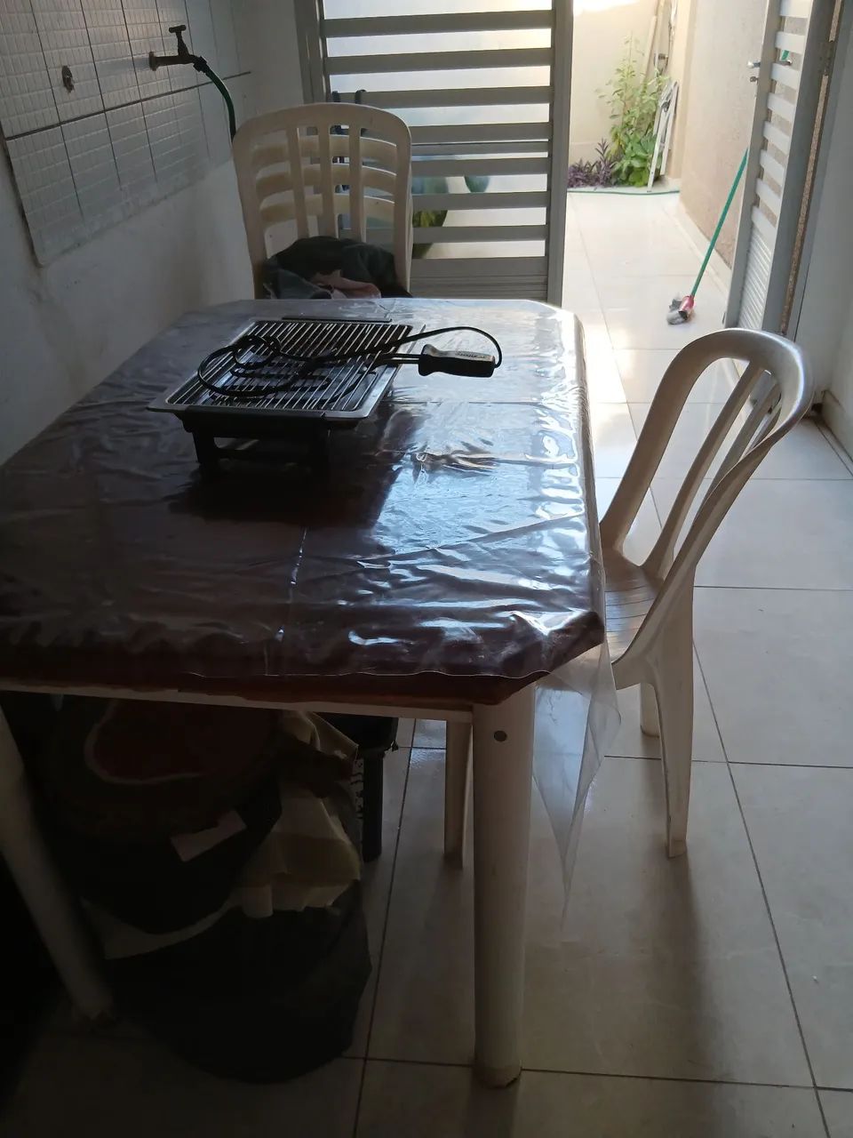 Mesa espaço para 6 cadeiras - Foto 2