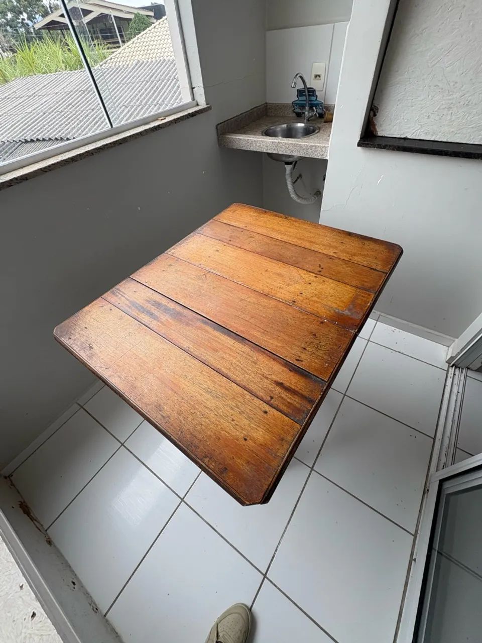 Mesa de madeira dobrável maciça