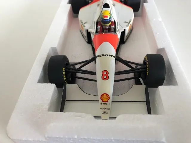 Ayrton Senna Racing Car Collection - McLaren MP4/8 1993 (1/18