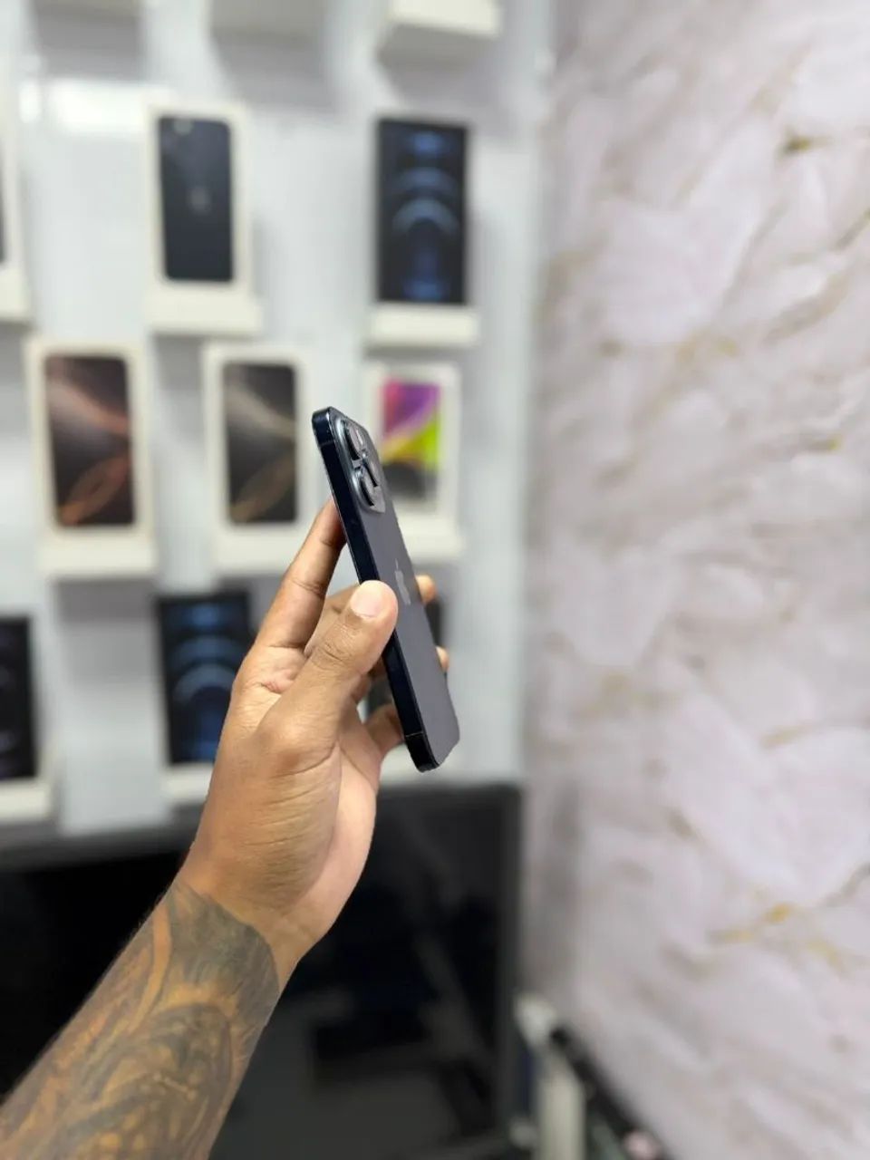 IPHONE 15 PRO 256GB AZUL<br>R$ 3.799,00 - Foto 4