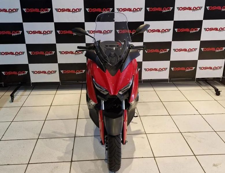 YAMAHA XMAX 2024 - Foto 4
