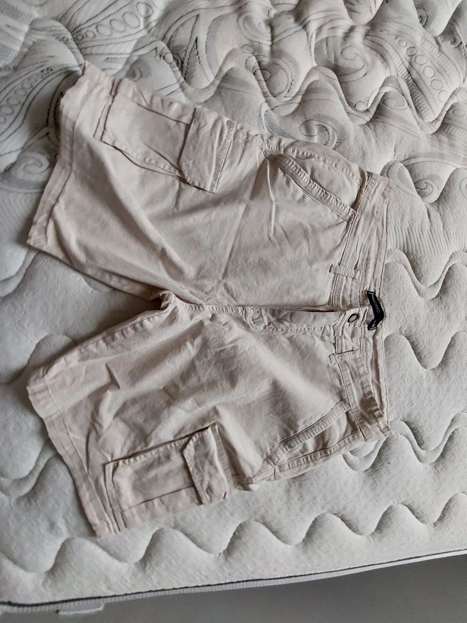 Bermuda Masculina, Tamanho 44, Cor bege. - Foto 3
