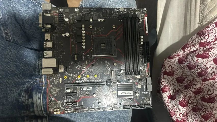 Placa mãe Asus B450M Gaming com defeito