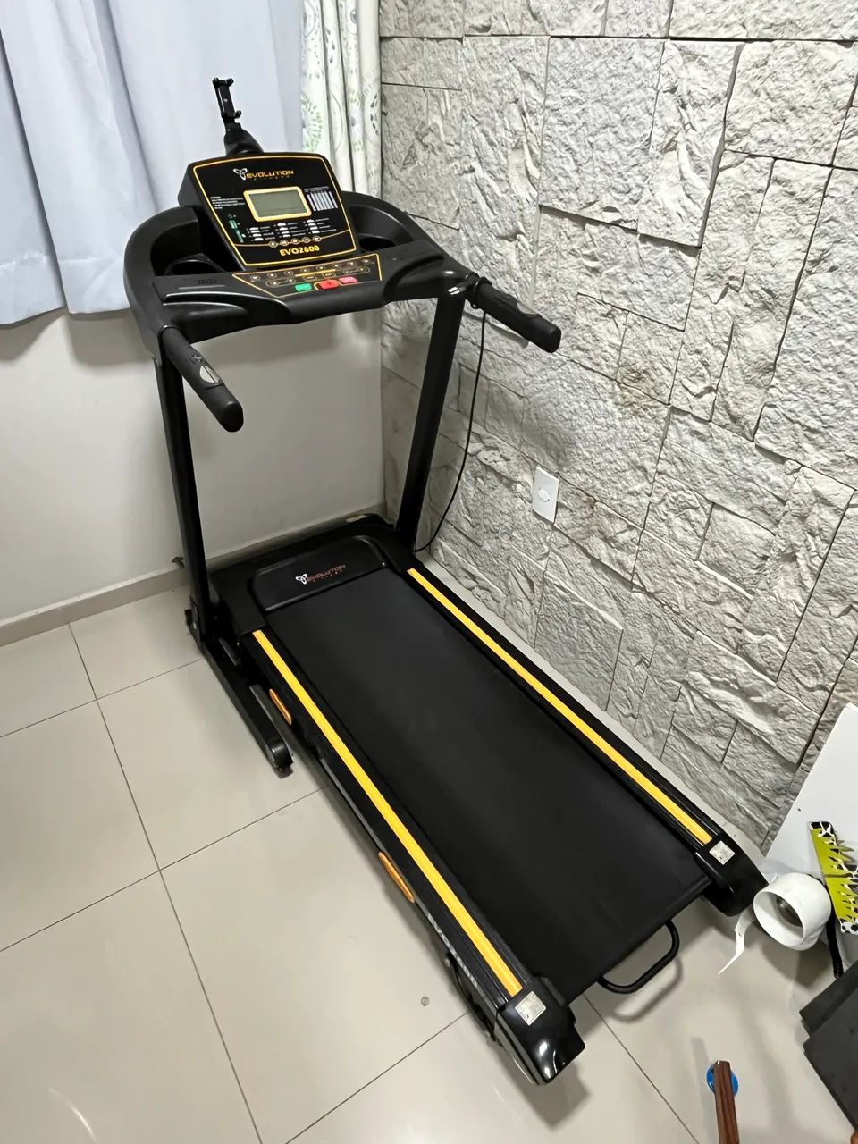 ESTEIRA EVOLUTION EVO 2600 - 5 HP DE PICO + INCLINAÇÃO ELETRÔNICA