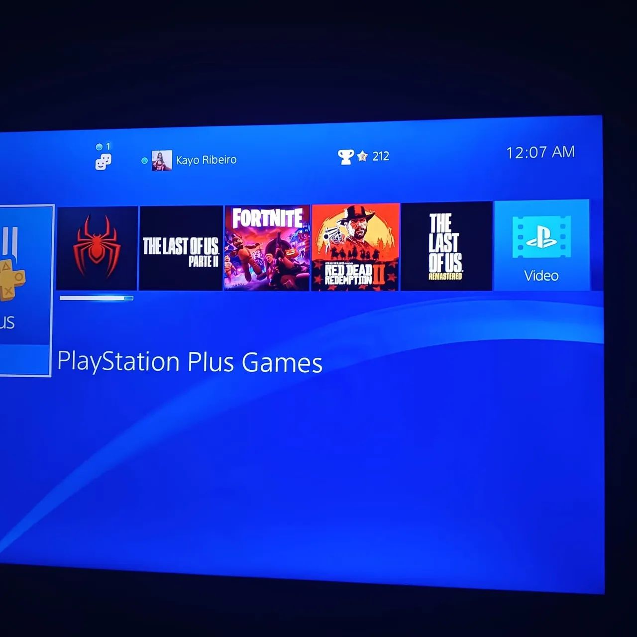 Ps4 slim com um controle e jogo na memória - Foto 2