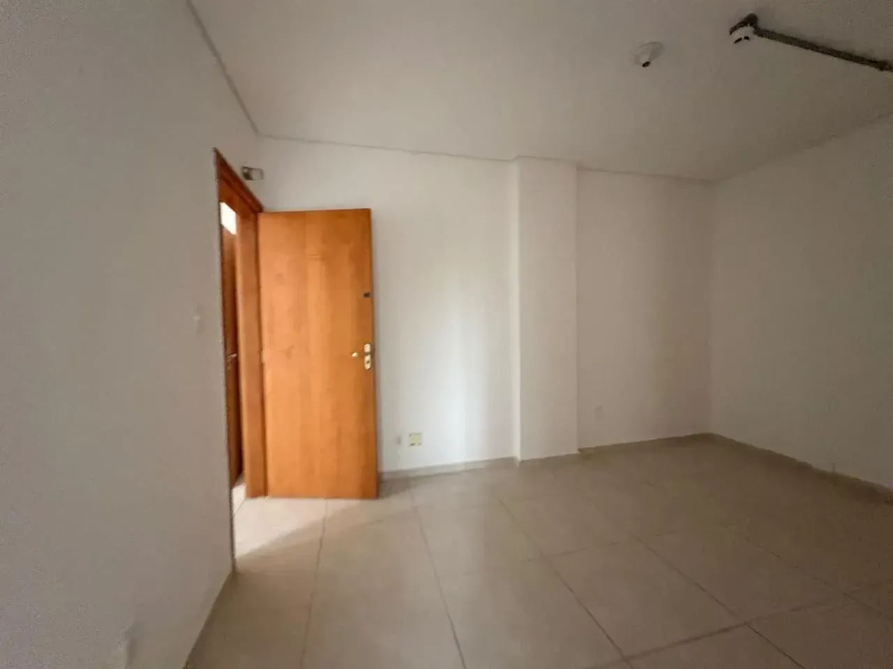 Ampla/ Ótima localização - Foto 2