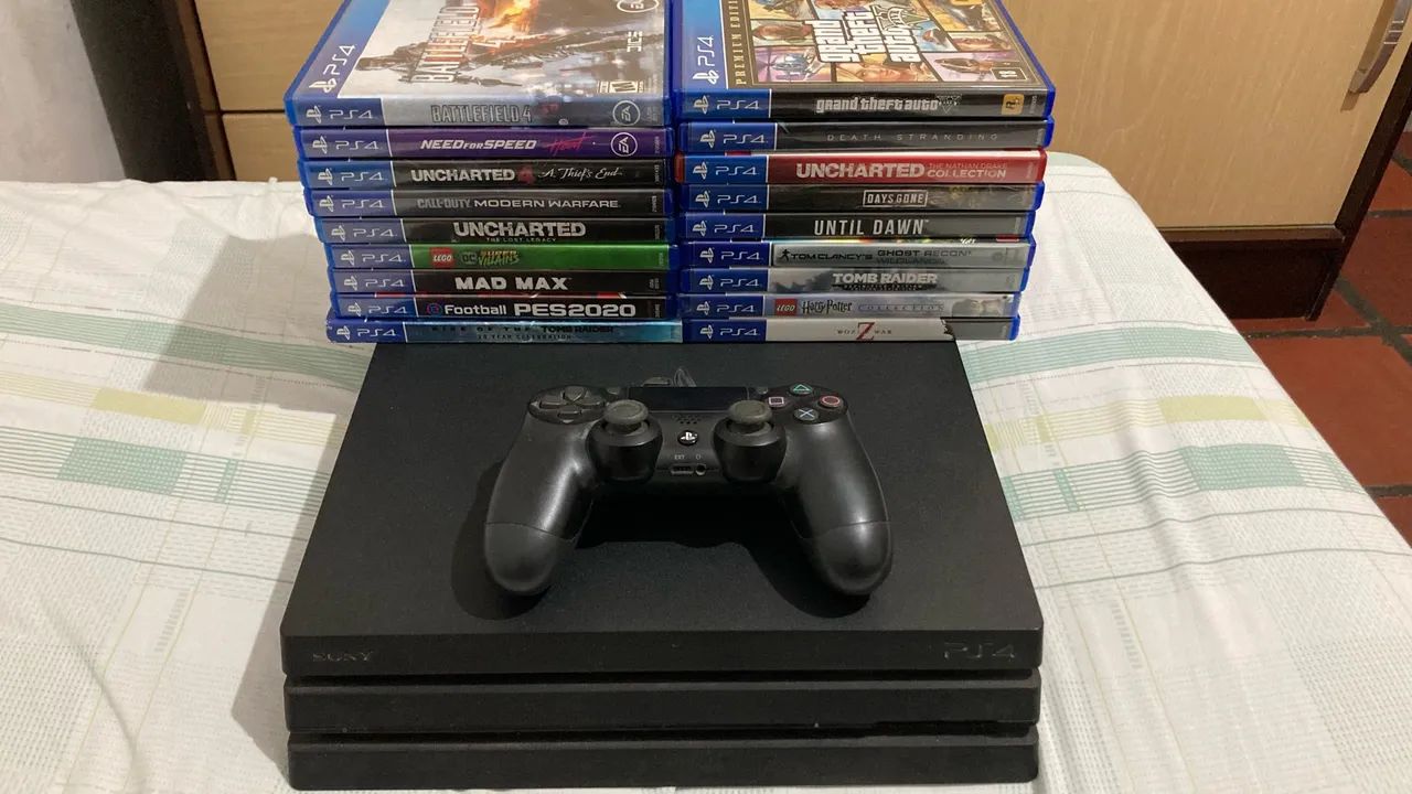 PS4 pro 1TB 18 jogos