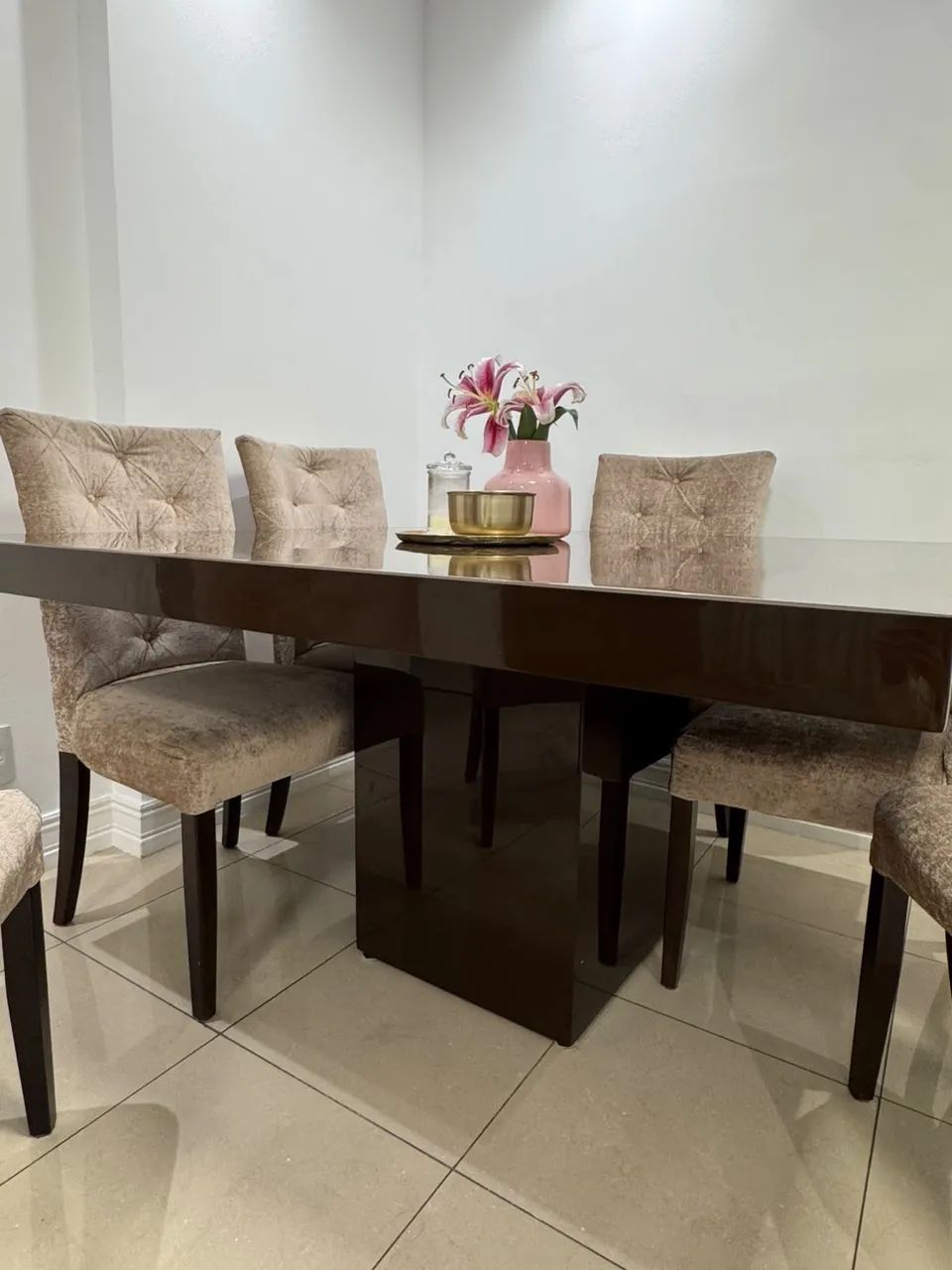 Mesa TOP com 6 cadeiras 