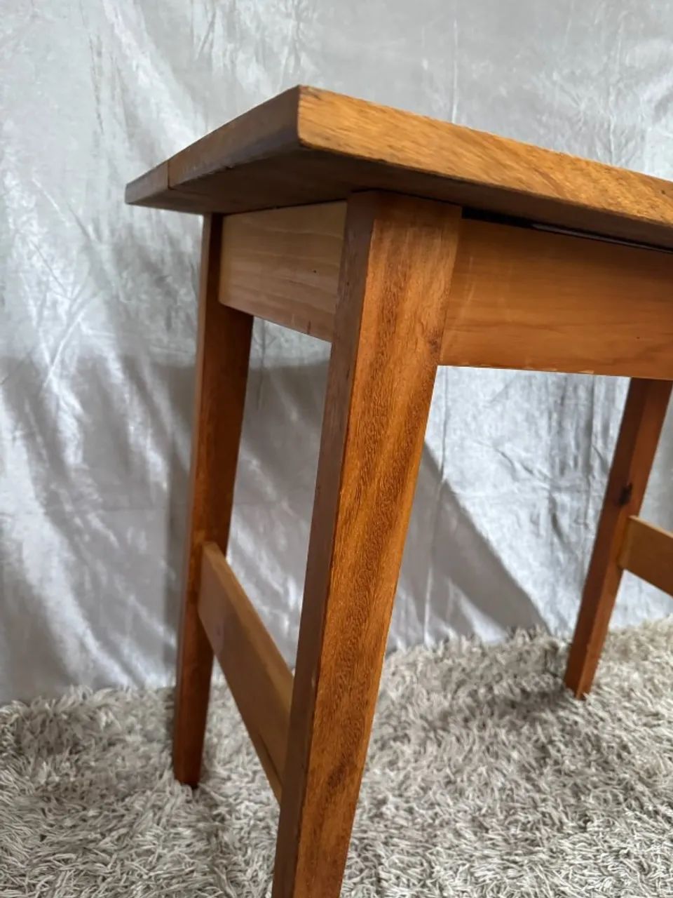 MESA EM MADEIRA MACIÇA + 4 BANQUETAS - Foto 5