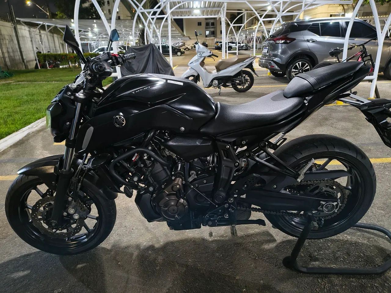 Yamaha Mt-07 preta - Foto 2
