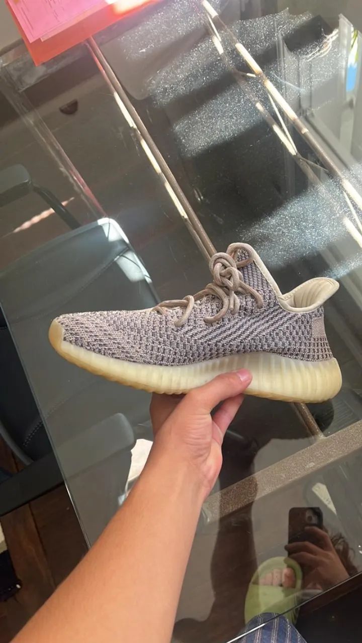 Tenis adidas yezzy - Foto 3