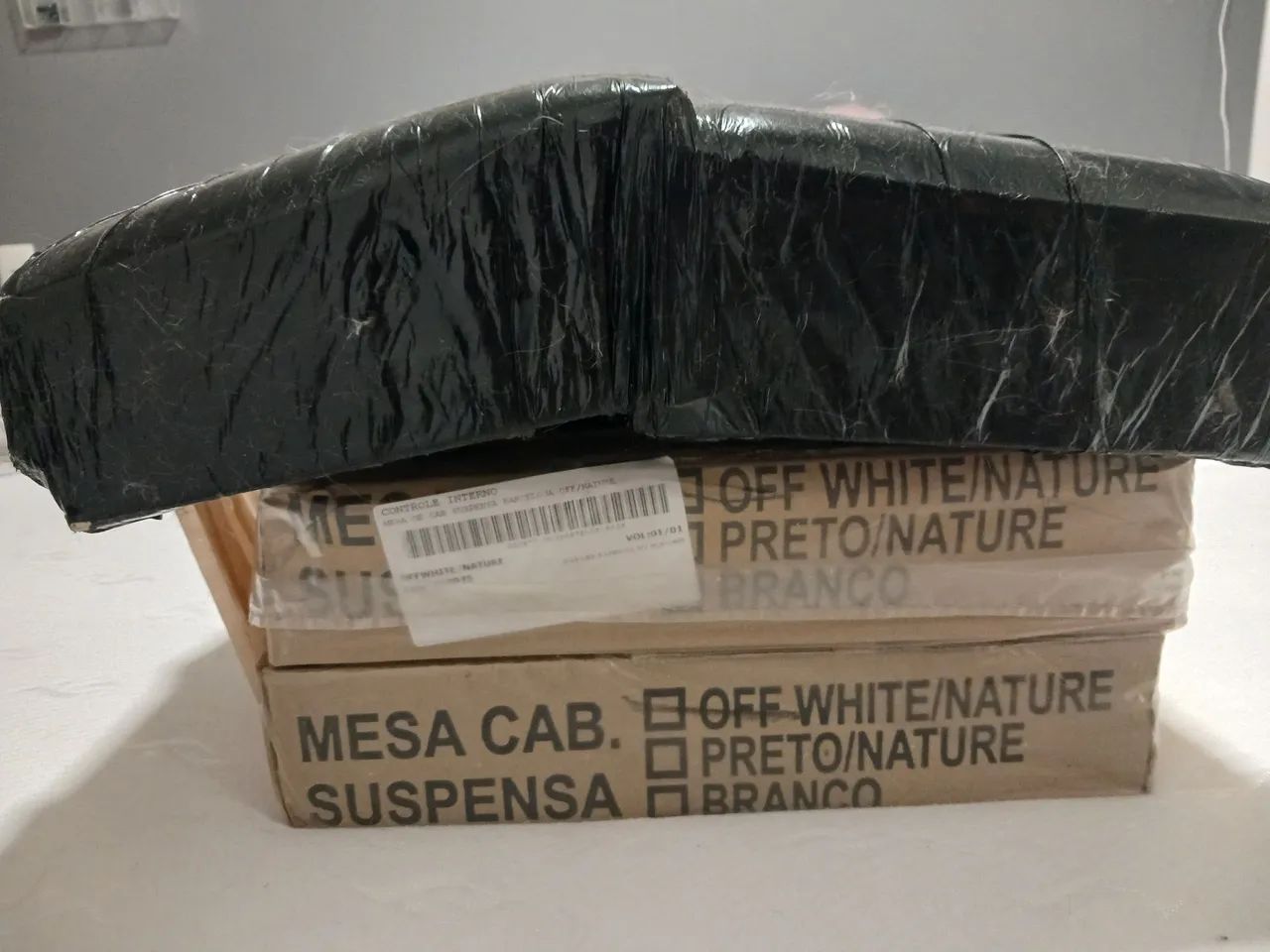 Kit 2 mesas suspensas de cabeceira com cabeceira modular estofada adesiva - Foto 3