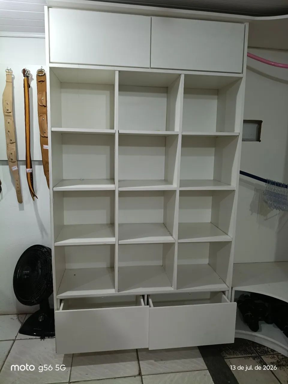 Armário MDF Para Loja com provador e cabideiro - Foto 3