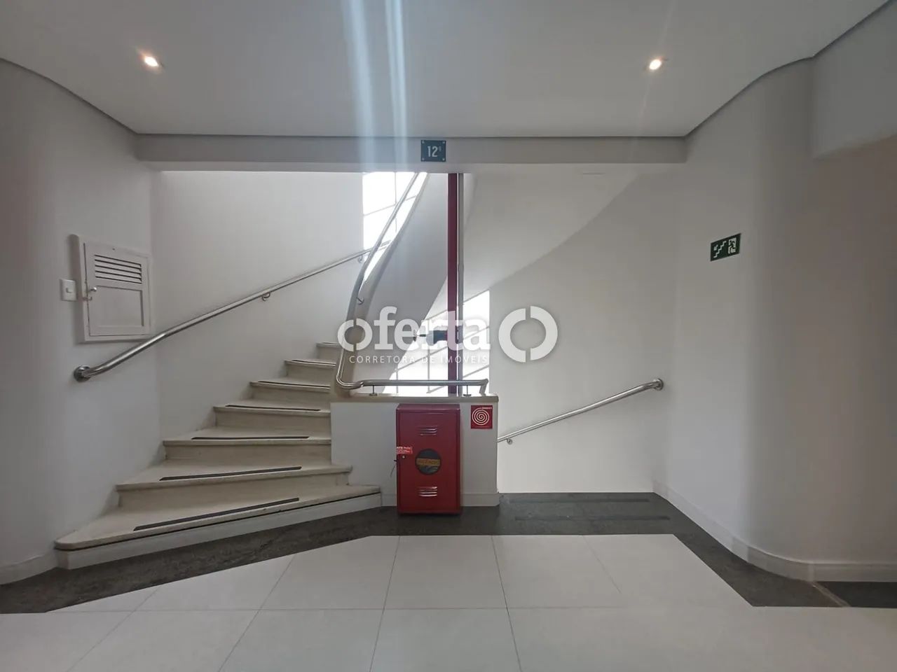 SALA COMERCIAL NO CENTRO DE CURITIBA - GALERIA LUSTOZA - Foto 2