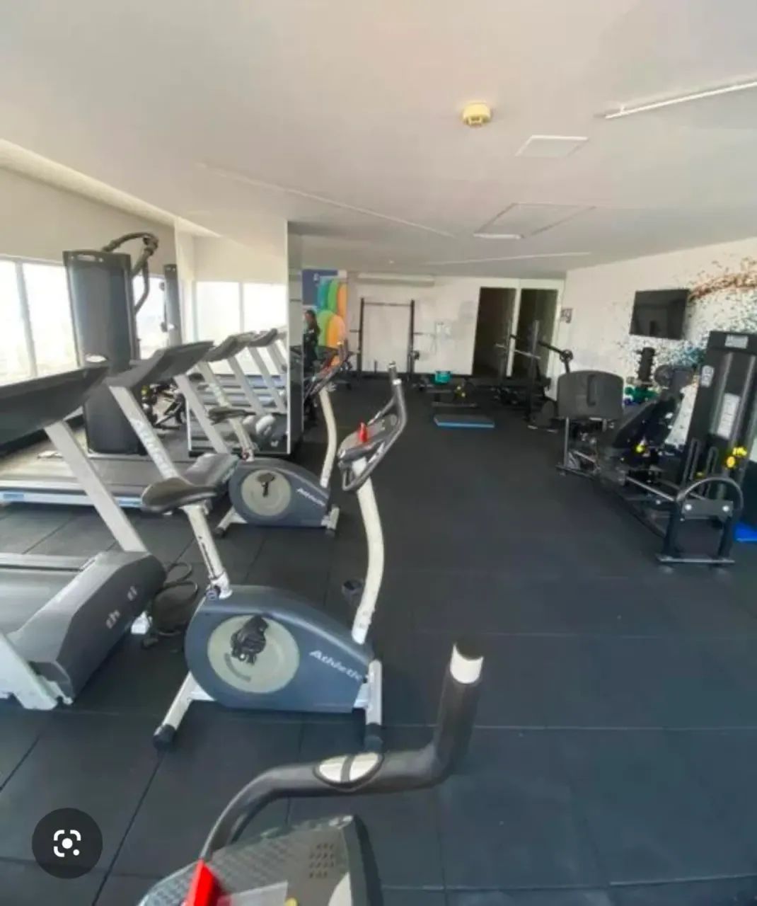 ALUGO STUDIO UNIQUE | ANDAR ALTO | NASCENTE | 40M²| 1 QUARTO| MOBILIARIO E 1VG - Foto 2