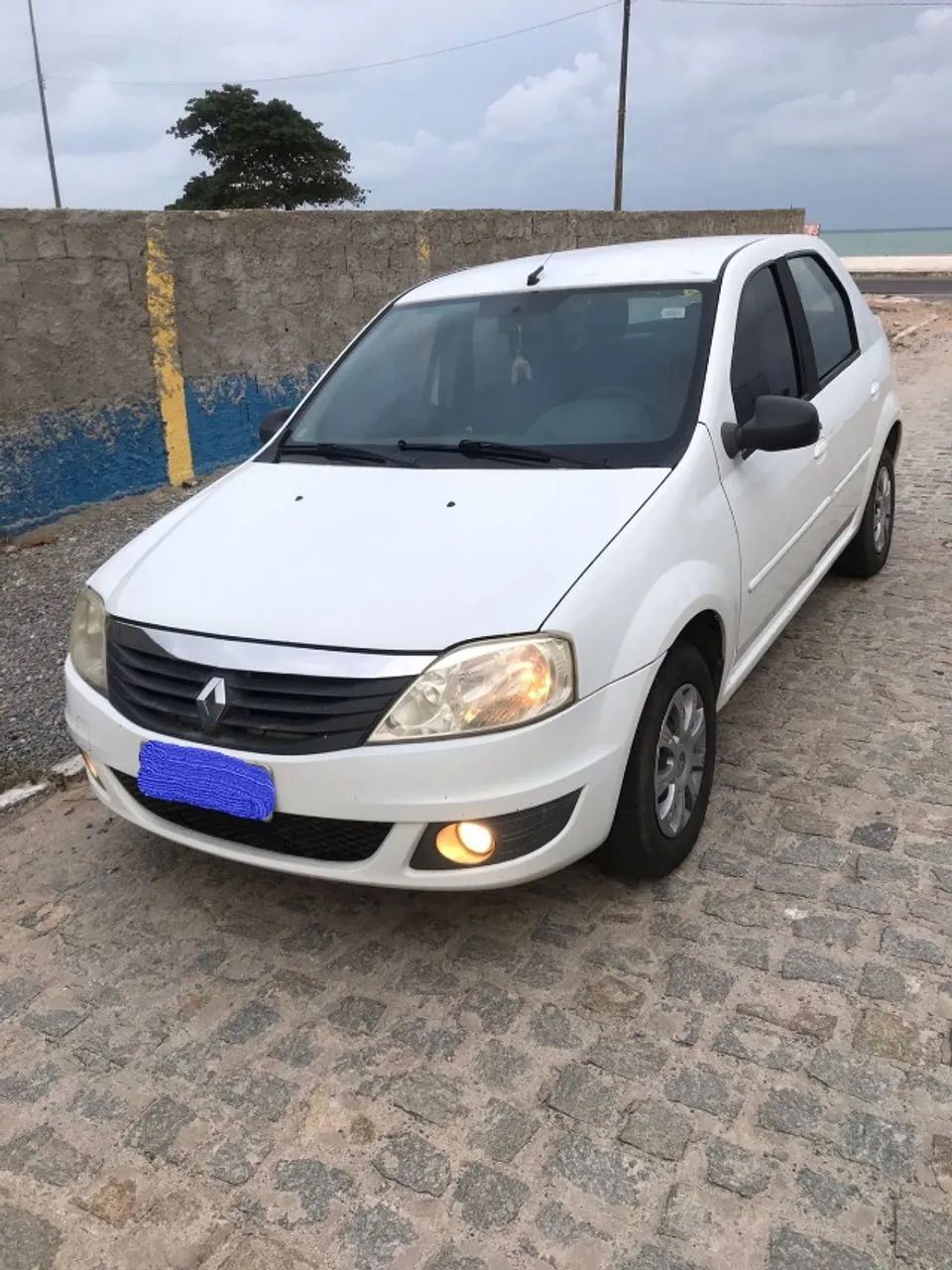 Renault Logan 2012