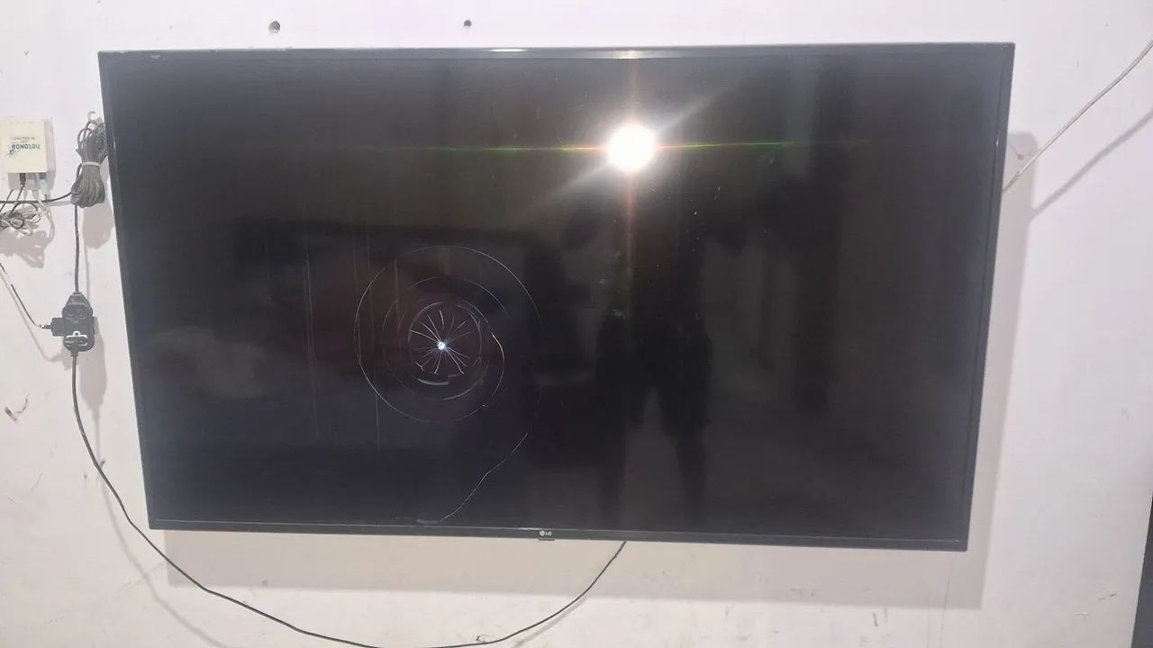 Tv LG 65 polegadas com tela queimada  200