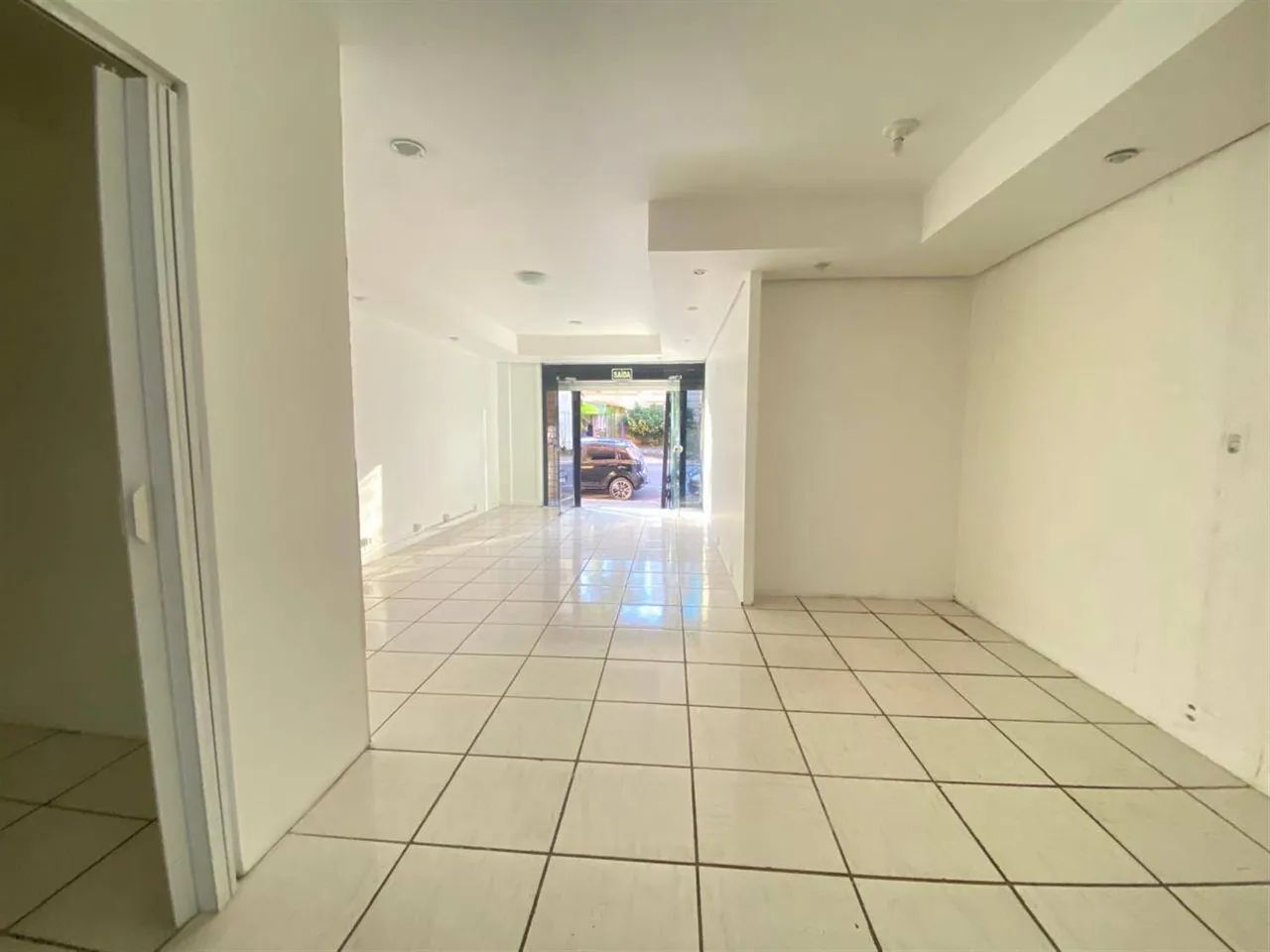 SALA COMERCIAL TÉRREA NO CENTRO - Foto 3