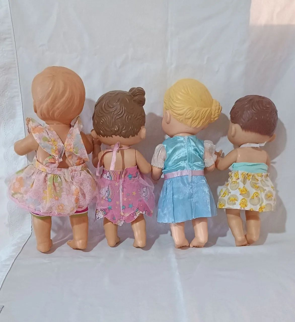 Lote com quatro bonecas usadas - Foto 3