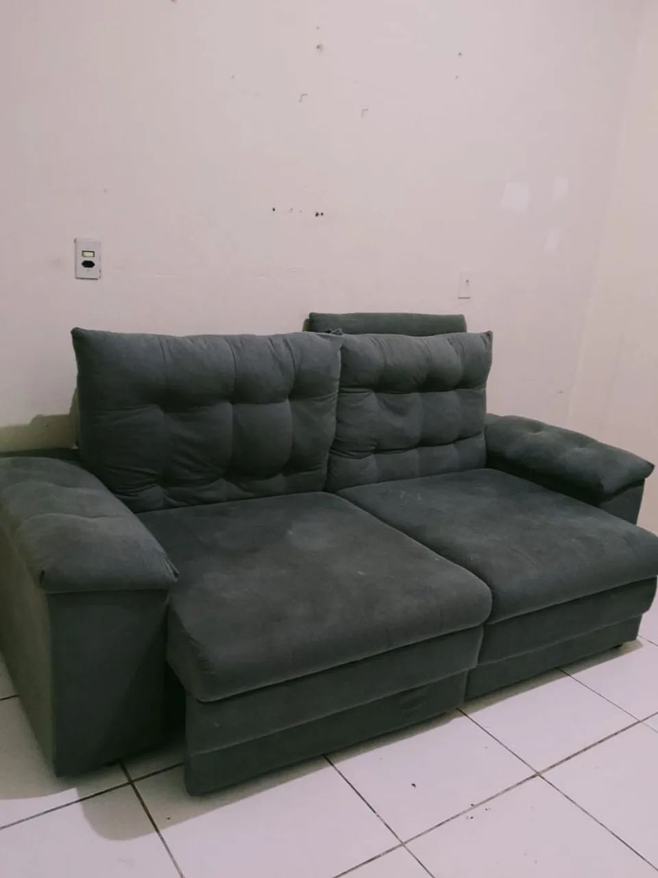 VENDO SOFA RETRATIL SEMI-NOVO 