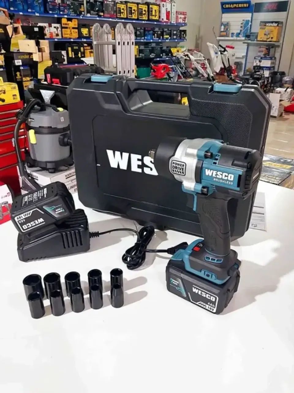 Chave de impacto Profissional 2 Baterias 18v 4ah motor Brushless