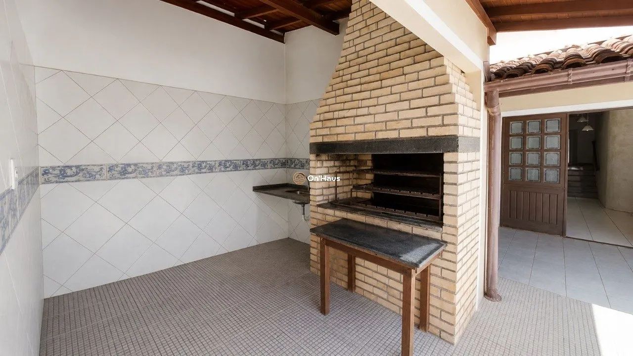 Casa à venda - 5 dormitórios - 4 suíte com 170m2 - Campeche - Foto 3