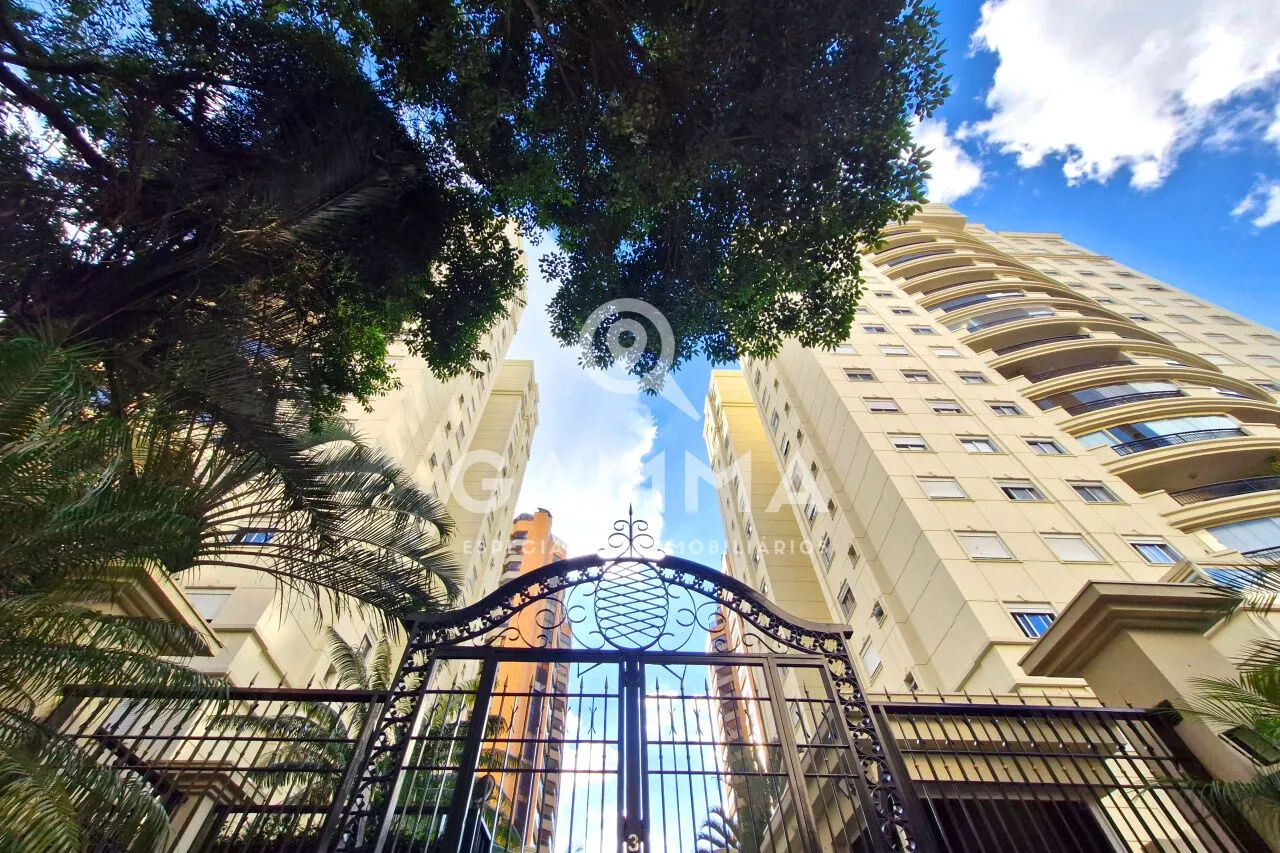 Apartamento em prédio neoclássico imponente em Perdizes - oportunidade única!