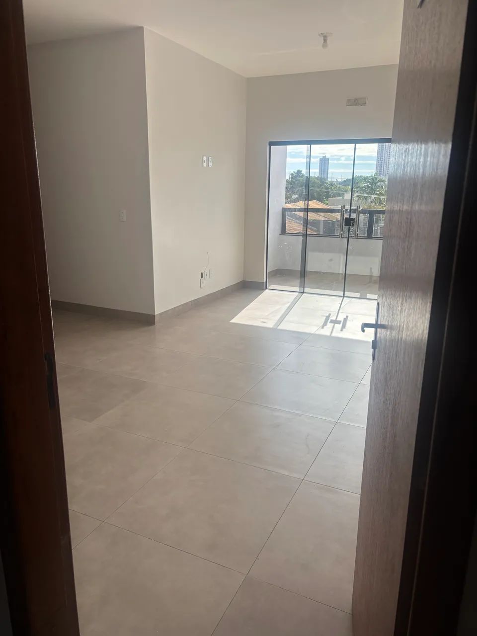 Alugo apartamento de 02 quartos 