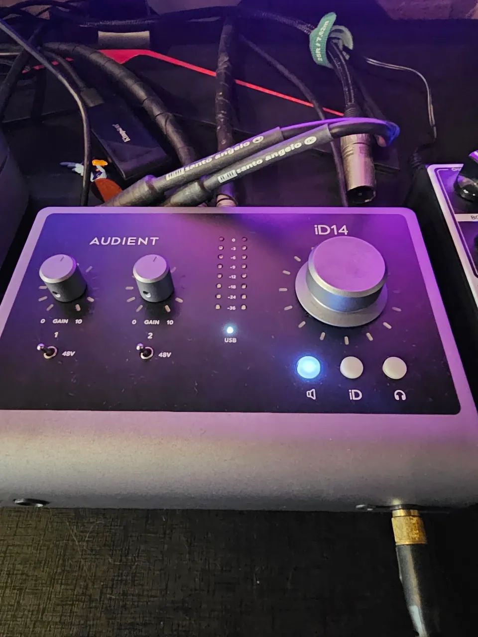 Interface DE ÁUDIO audient ID14