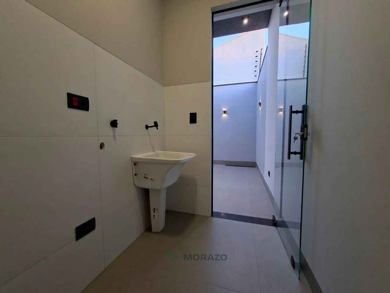 Linda Casa Nova moderna e sofisticada, sonho de morar bem com segurança.... - Foto 2